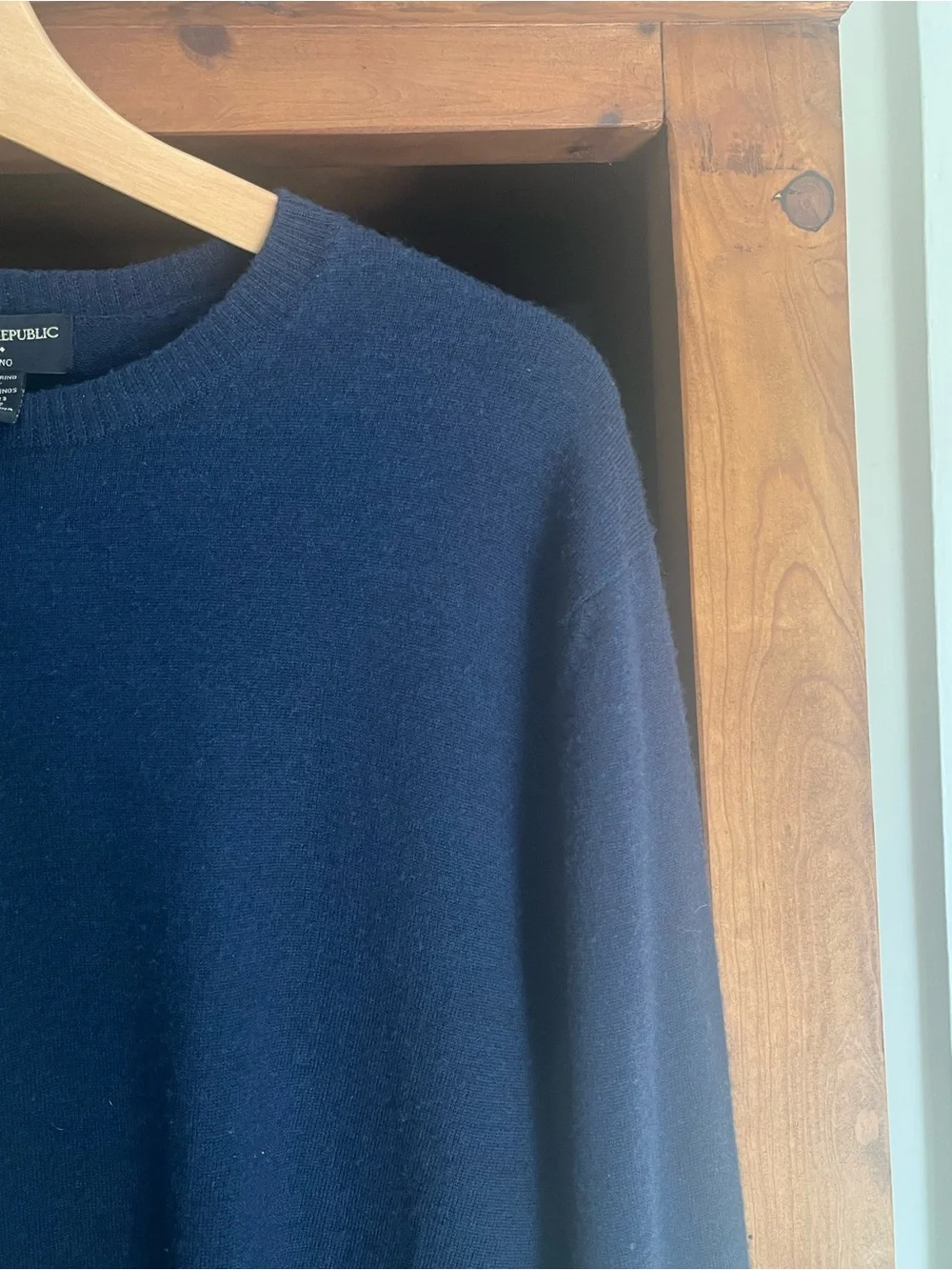Banana Republic Men's Dark Navy Crewneck Sweater 100% Merino Wool